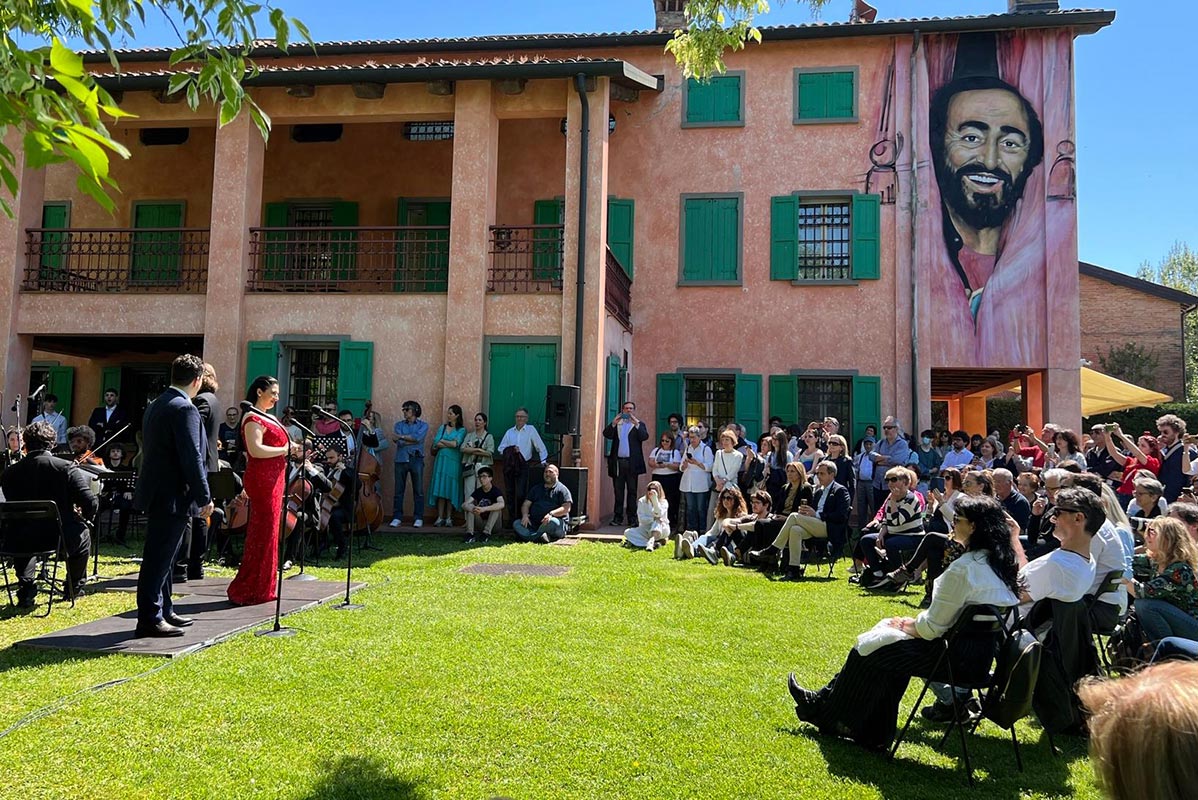 musica-e-applausi-a-casa-pavarotti-grande-festa-per-il-decennale-del-museo-dedicato-al-maestro